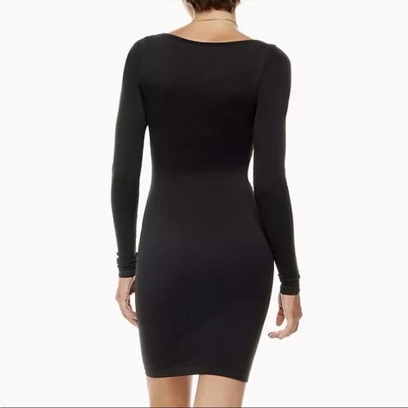 4/45$ Almost brand new Sunday Best sinchseamless Delta dress in black | Aritzia - Picture 4 of 7